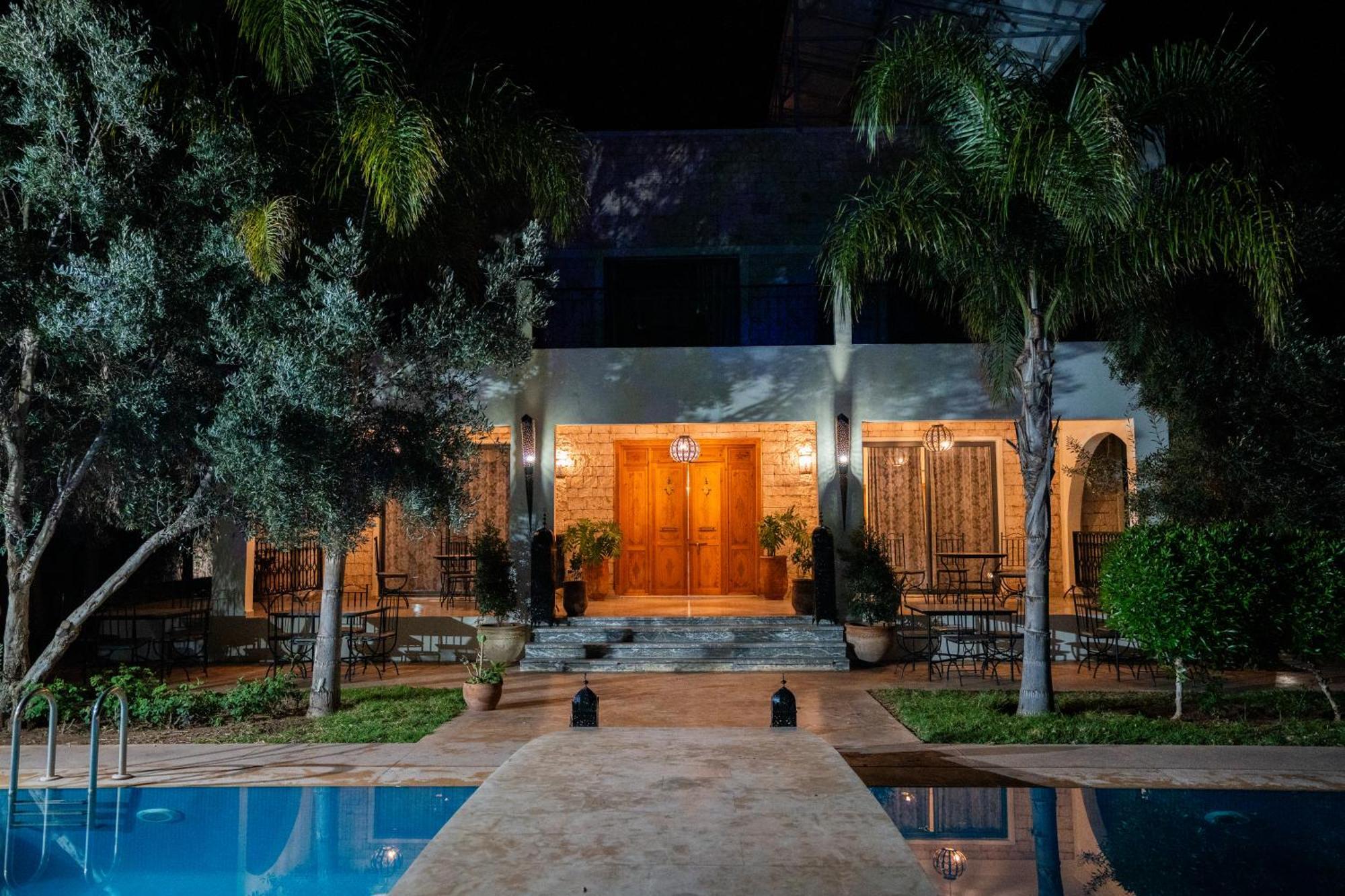 Villa Kamilia Есувейра Екстериор снимка